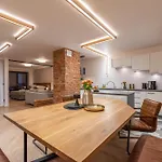 Lights Kazimierz 公寓 *